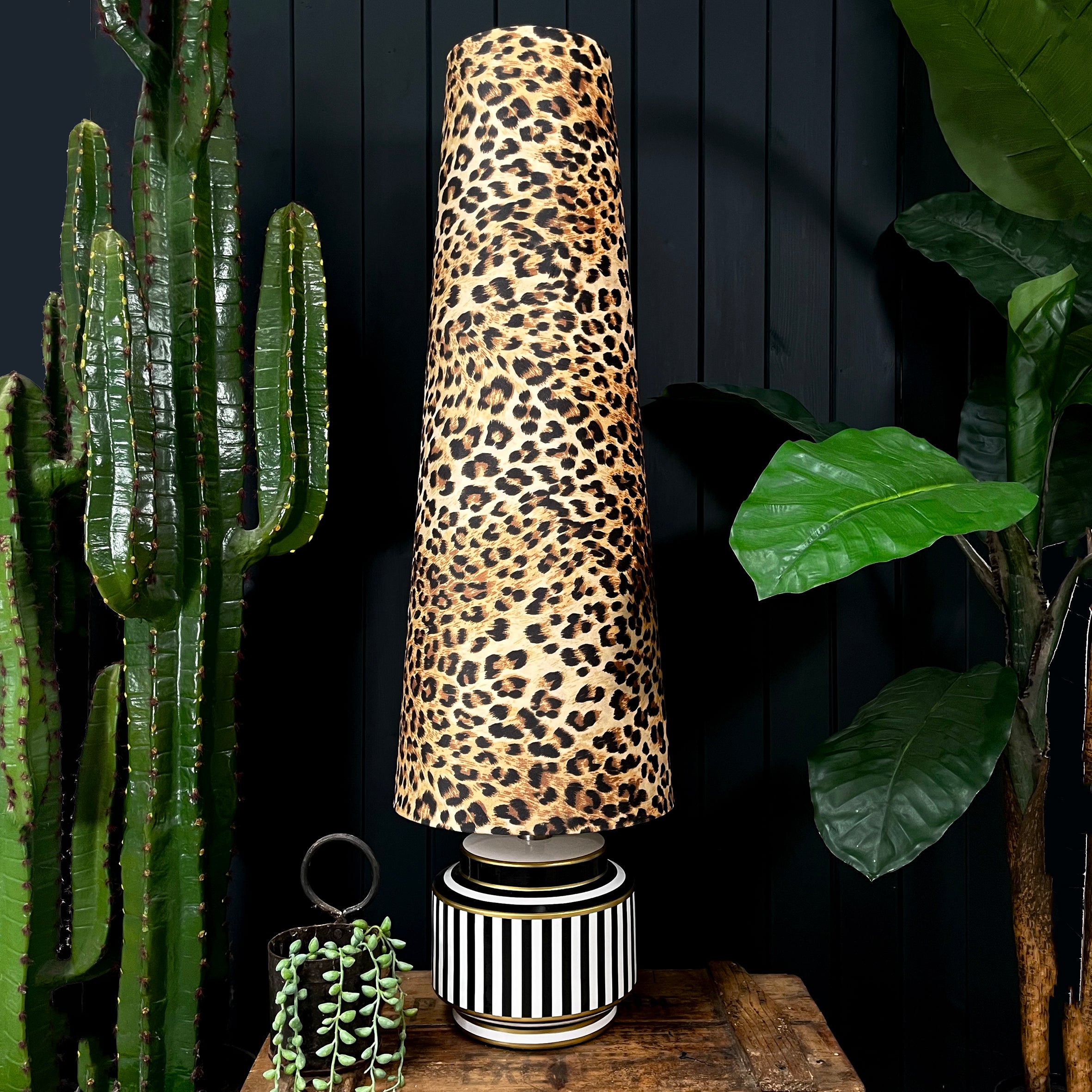 【日本未上陸】ランプシェード LOVE FRANKIE Luxe Leopard Oversized Cone Velvet Lampshades - Queen - Love Frankie