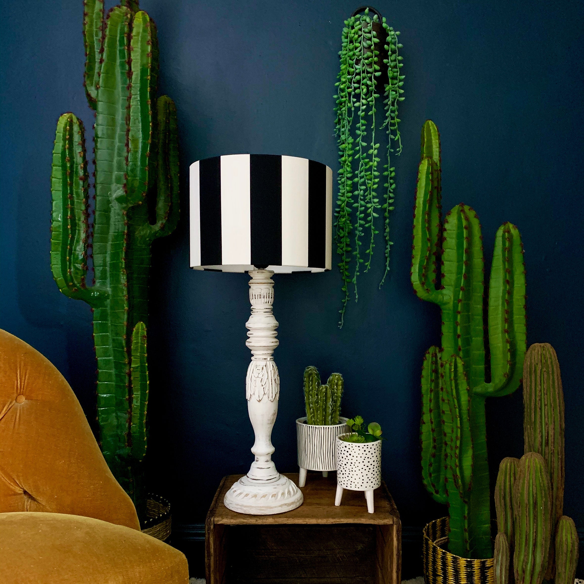 Love Frankie Beetlejuice lampshade