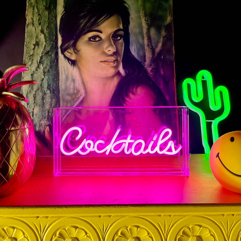 Love Frankie Cocktails neon light