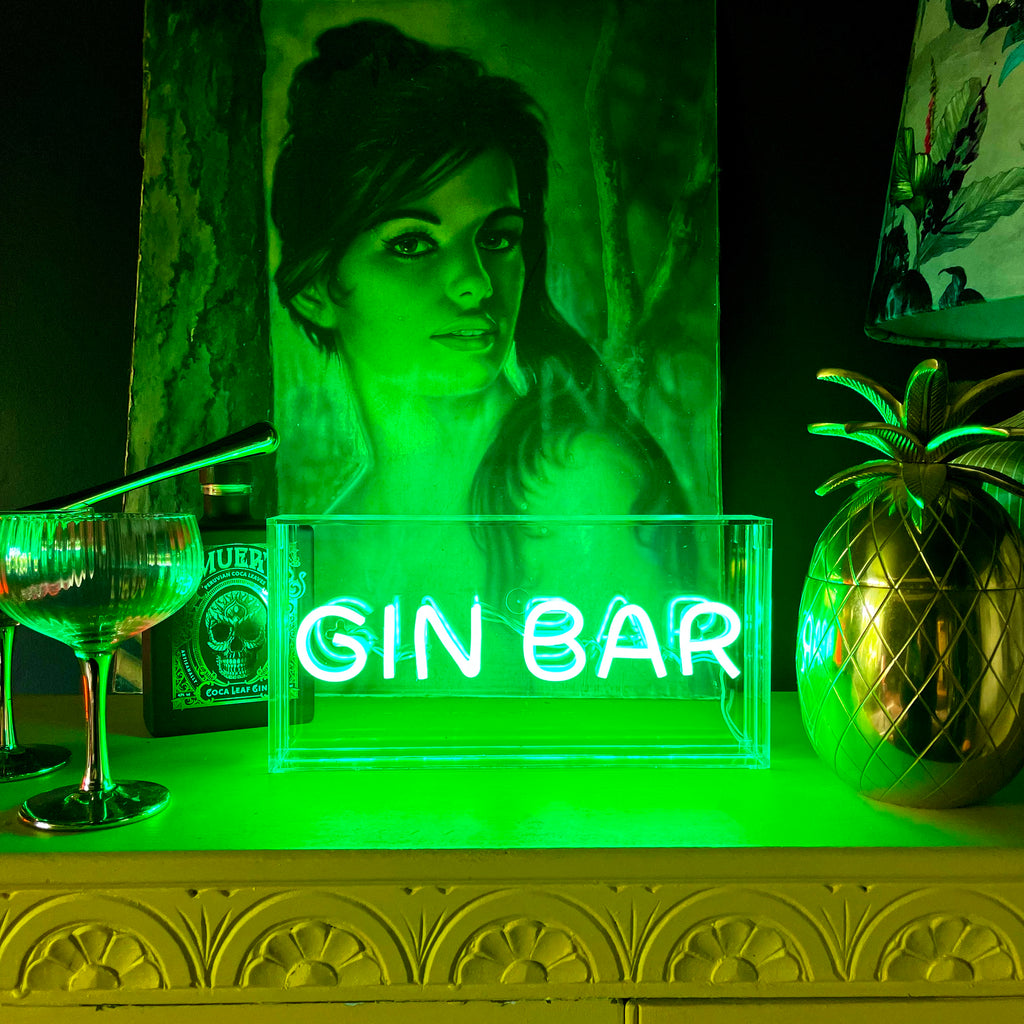 love-frankie-gin-bar-neon-light