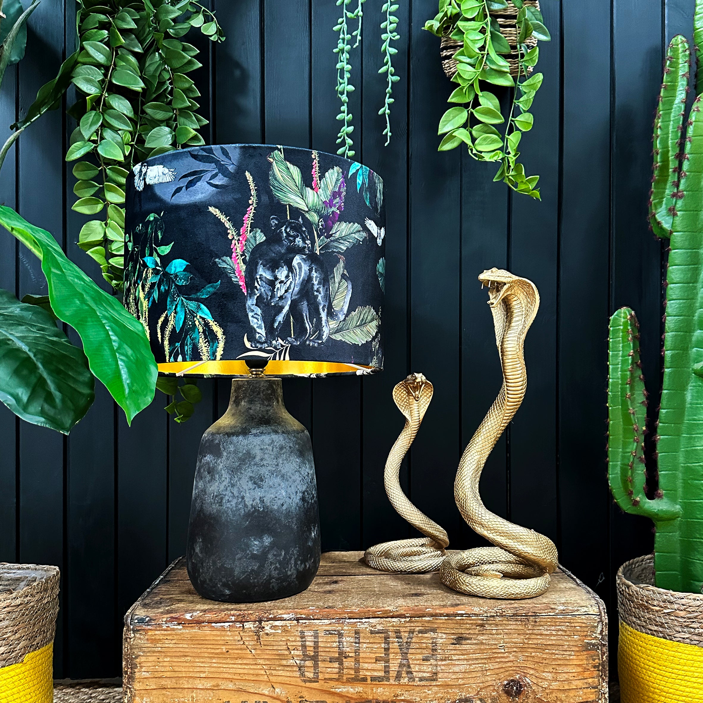 love frankie volcano lamp