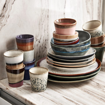 Organic tones of the new 70's ceramic collection