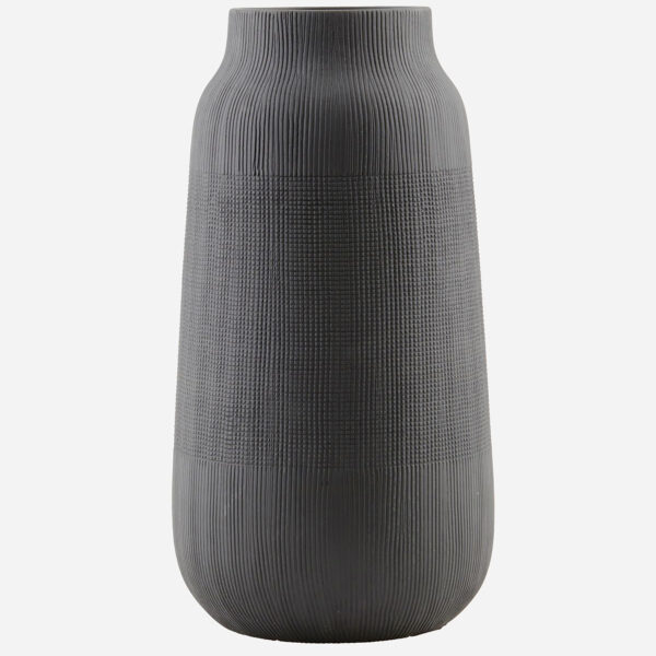love-frankie-jet-black-textured-vase-in-large