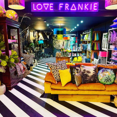neon-light-shop-pic