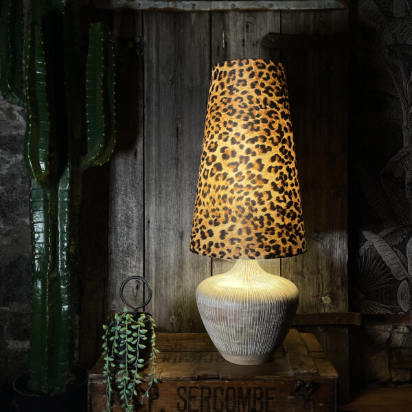 Love Frankie luxe velvet leopard queen cone