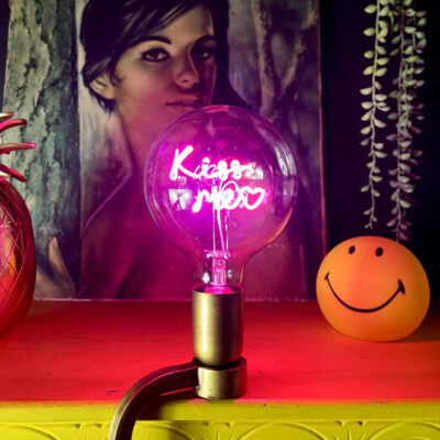 ES27 Decorative LED Light Bulb - Kiss Me