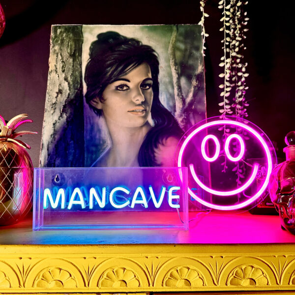 love-frankie-mancave-blue-neon-light